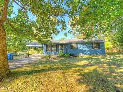 529 E Ivy Rd