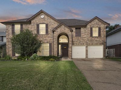 611 Woodlake Cir