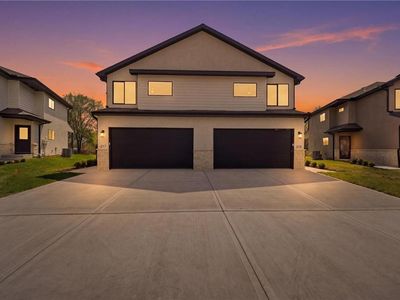 216 NW Orchard Ct