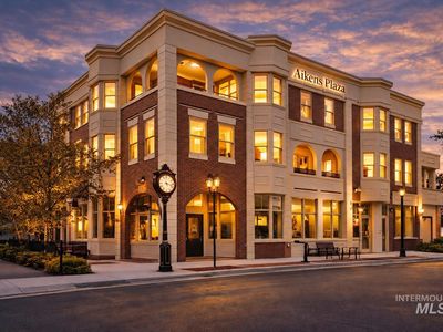 79 E Aikens St #202