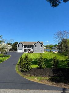 68 Riverside Dr