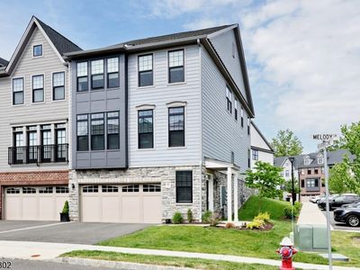 32 Melody Ln