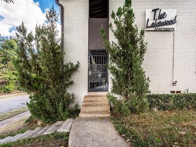 5722 Gaston Ave