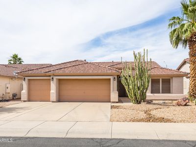 4020 W Menadota Dr