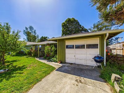 4690 McKinnon Ct