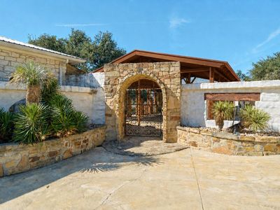 340 Barton Ranch Rd