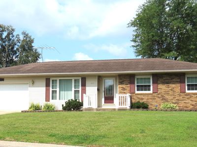 908 W Farmland Dr