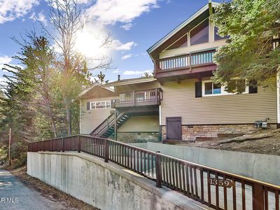 1359 Evergreen Ln