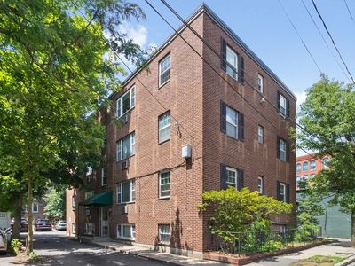 5 Walden St APT 2
