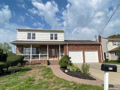 672 S Long Beach Avenue