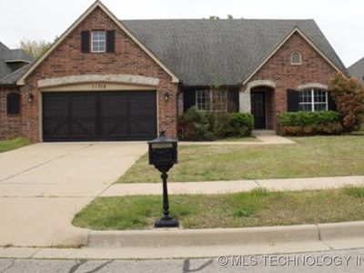 11715 S 94th East Ave