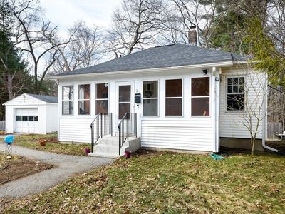 22 Quobaug Ave