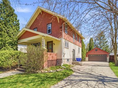 1404 N Superior St