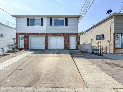 1042 Rensselaer Ave
