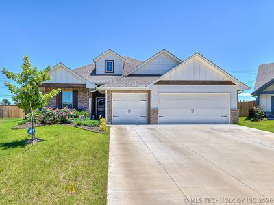 912 E Fulton Ct