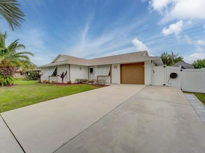 Property at 637 SW GRANADEER Street, Port Saint Lucie, FL