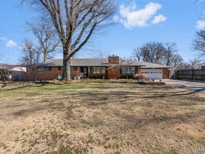 928 E Baker Dr