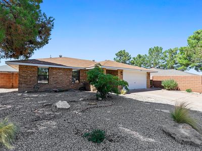 2212 Desert Pine Dr