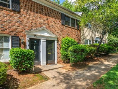 2811 E Bleeker Sq #F