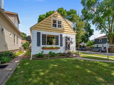 3174 South Lenox STREET