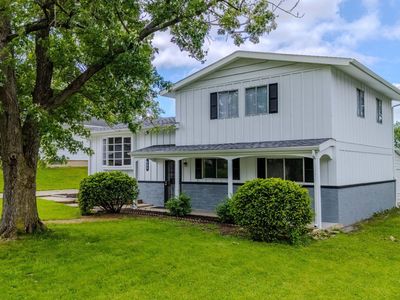642 Fairway Dr