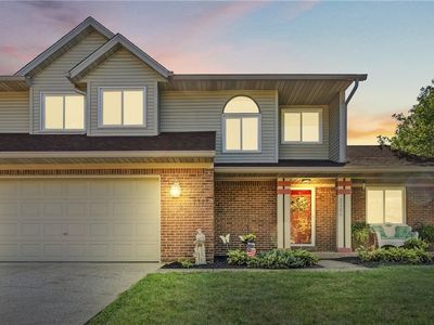 2206 Glenn Abbey