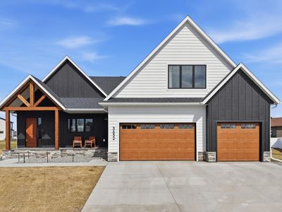 3632 Crimson Loop S