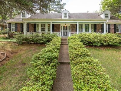 8643 Poplar Pike