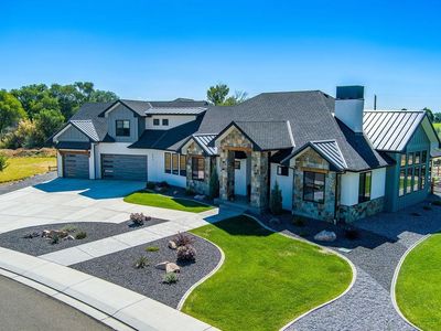 652 Eagles Nest Ct