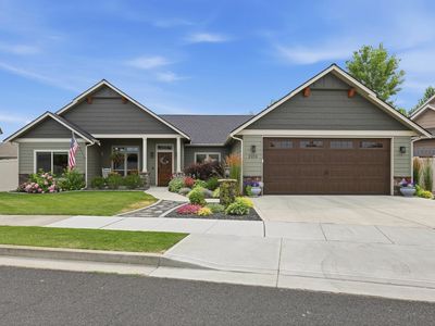 2215 W Caden Ave