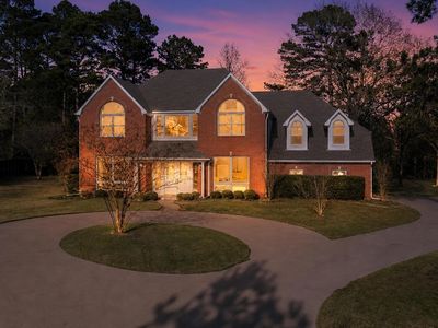 221 Hunters Cir