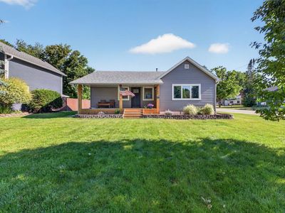 107 2nd St NE