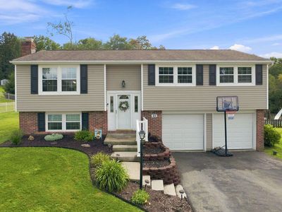 27 Pheasant Run Dr