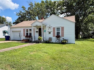 Property at 1003 E 1st St, Salem, MO
