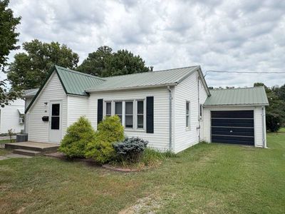 206 Airport Rd