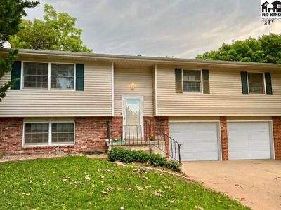 404 Evergreen Ct
