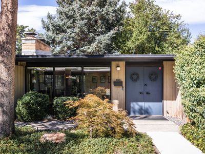 2173 E Claybourne Ave