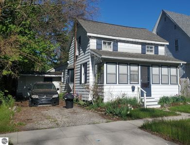 416 S Lansing St