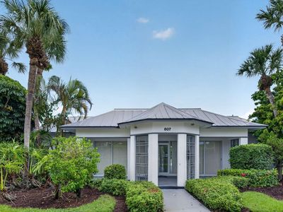 803 SE CENTRAL Parkway #9