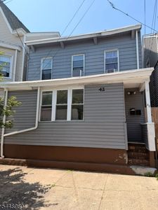 42 N York St