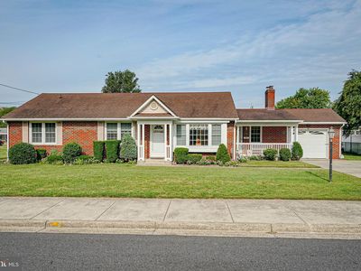 33 Meadow Rd