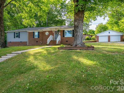 704 Dogwood Ave