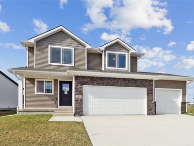 690 NW Rosemont Dr