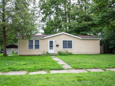 318 S East St
