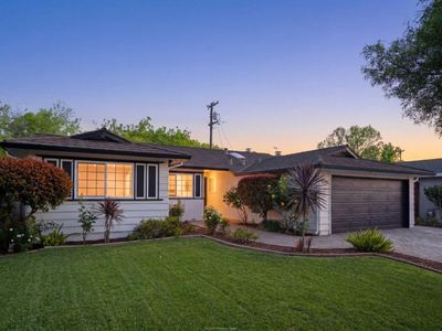 1096 Del Cambre Dr