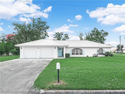 225 Pennsylvania Ave