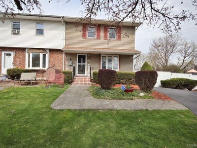 35 Black Stallion Court