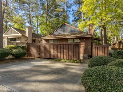 4 Bluff Pointe Way