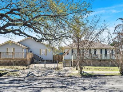 5000 Saint Claude Ave #10