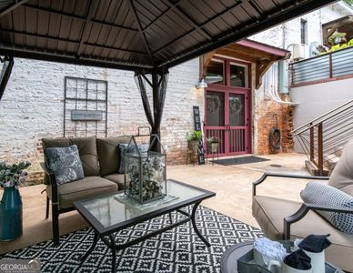 585 White Cir APT 402